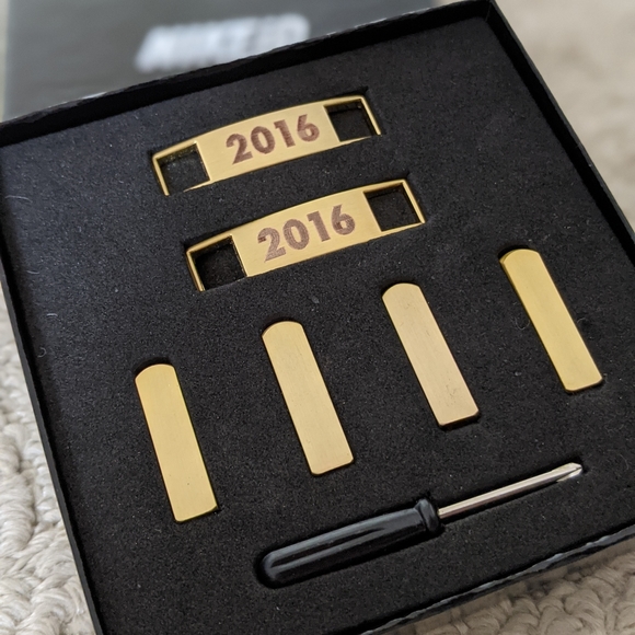 NIKE iD Shoelace Aglet Set (or FREE w/ Air Max 1s) - Picture 2 of 7